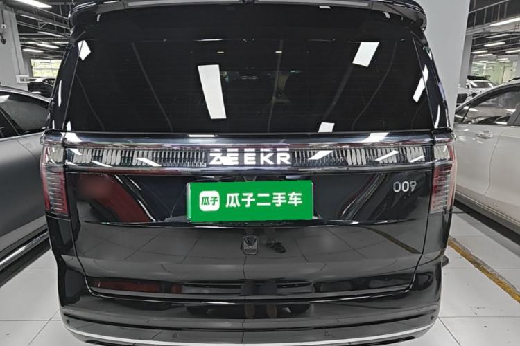 Used Zeekr 009 2024 7-Seater Walk-Through Version Four-Wheel Drive 108 kWh Rear