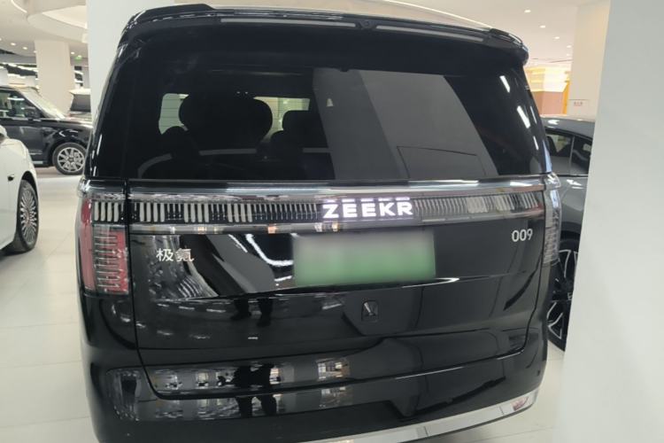 Used Zeekr 009 2024 7-Seater Walk-Through Version Four-Wheel Drive 108 kWh Rear