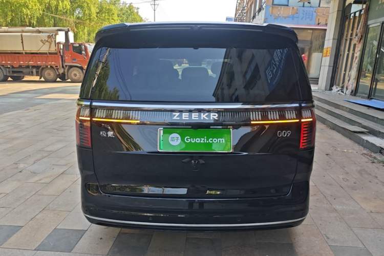Used Zeekr 009 2024 7-Seater Walk-Through Version Four-Wheel Drive 108 kWh Rear