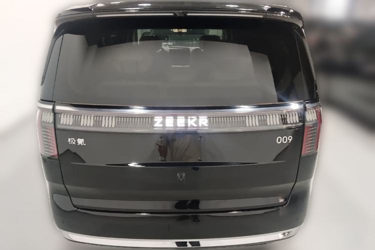 Used Zeekr 009 2024 7-Seater Walk-Through Version Four-Wheel Drive 108 kWh Rear