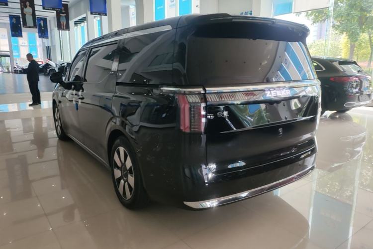 Used Zeekr 009 2024 7-Seater Walk-Through Version Four-Wheel Drive 108 kWh Rear Left 45 Deg