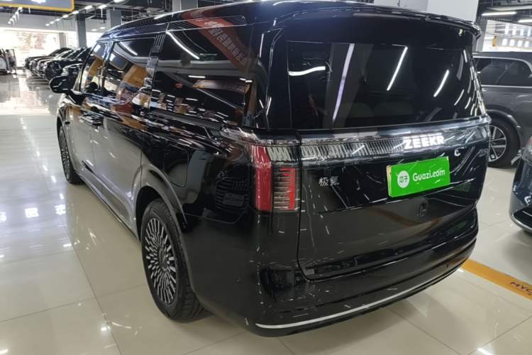 Used Zeekr 009 2024 7-Seater Aisle Version 108 kWh Rear Left 45 Deg