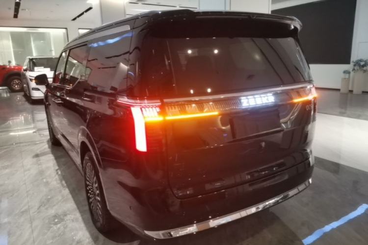 Used Zeekr 009 2024 7-Seater Walk-Through Version Four-Wheel Drive 108 kWh Rear Left 45 Deg