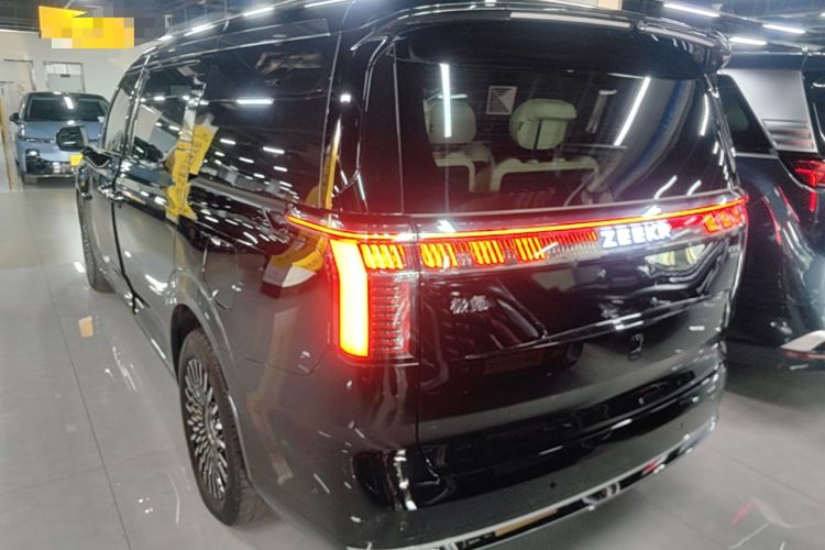 Used Zeekr 009 2024 Six-Seat Executive Version 4WD 108 kWh Rear Left 45 Deg