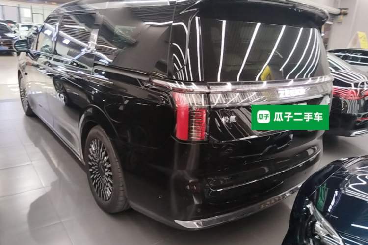 Used Zeekr 009 2024 7-Seater Aisle Version 108 kWh Rear Left 45 Deg
