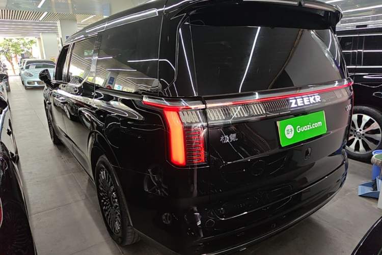 Used Zeekr 009 2024 Six-Seat Executive Version 4WD 108 kWh Rear Left 45 Deg