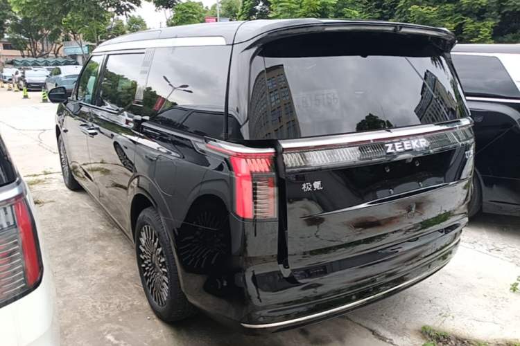 Used Zeekr 009 2024 7-Seater Aisle Version 108 kWh Rear Left 45 Deg