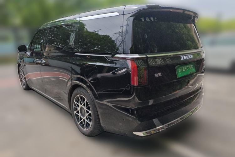 Used Zeekr 009 2024 7-Seater Aisle Version 108 kWh Rear Left 45 Deg