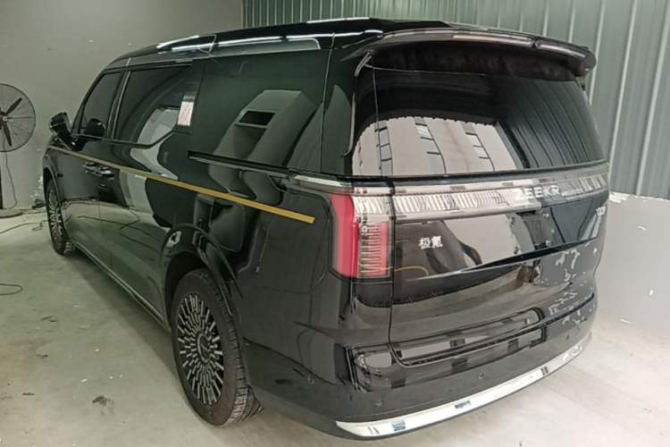 Used Zeekr 009 2024 Six-Seat Executive Version 4WD 108 kWh Rear Left 45 Deg