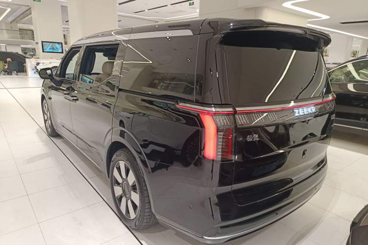 Used Zeekr 009 2024 7-Seater Aisle Version 108 kWh Rear Left 45 Deg
