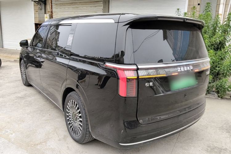 Used Zeekr 009 2024 7-Seater Aisle Version 108 kWh Rear Left 45 Deg