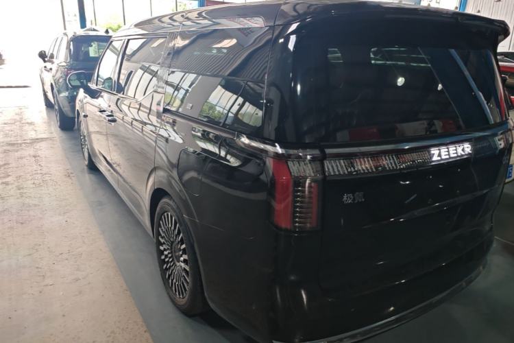 Used Zeekr 009 2024 Six-Seat Executive Version 4WD 108 kWh Rear Left 45 Deg