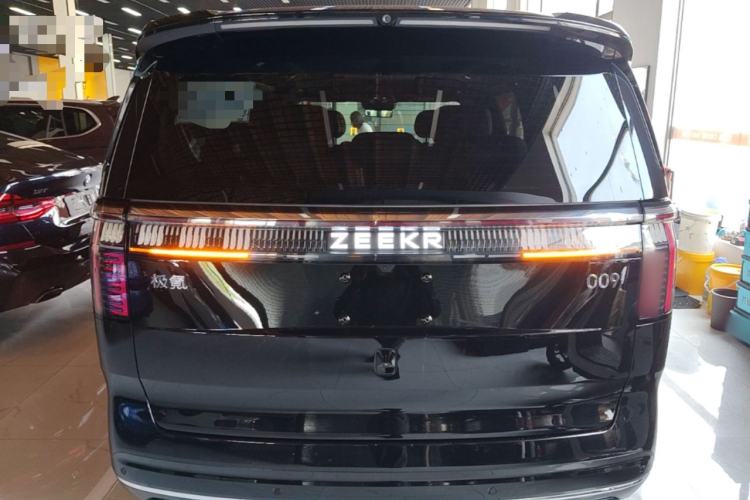 Used Zeekr 009 2024 7-Seater Walk-Through Version Four-Wheel Drive 108 kWh Rear