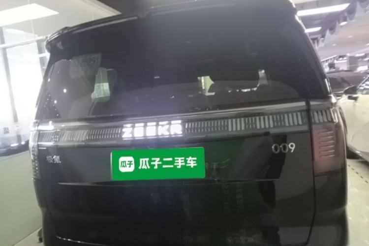 Used Zeekr 009 2024 7-Seater Walk-Through Version Four-Wheel Drive 108 kWh Rear