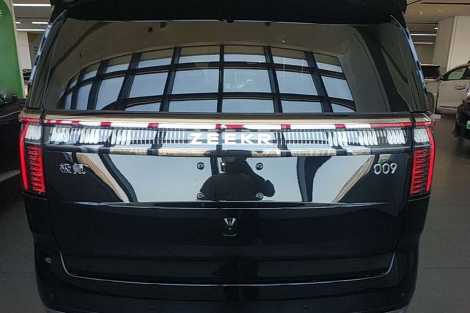 Used Zeekr 009 2024 7-Seater Aisle Version 108 kWh Rear