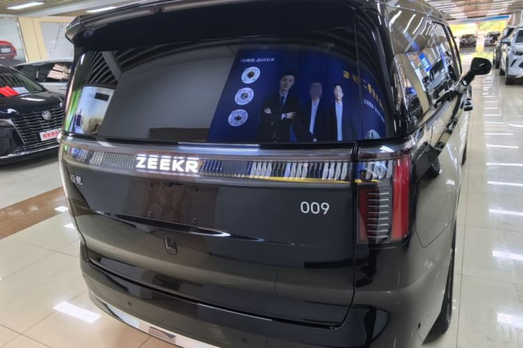 Used Zeekr 009 2024 Six-Seat Executive Version 4WD 108 kWh Rear