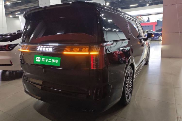 Used Zeekr 009 2024 Six-Seat Executive Version 4WD 108 kWh Rear Right 45 Deg