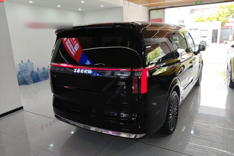 Used Zeekr 009 2024 7-Seater Walk-Through Version Four-Wheel Drive 108 kWh Rear Right 45 Deg