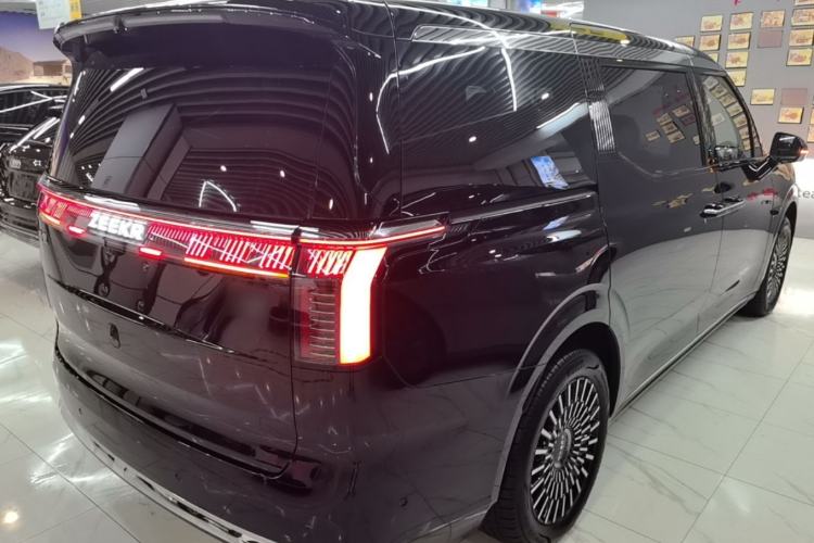 Used Zeekr 009 2024 Six-Seat Executive Version 4WD 108 kWh Rear Right 45 Deg