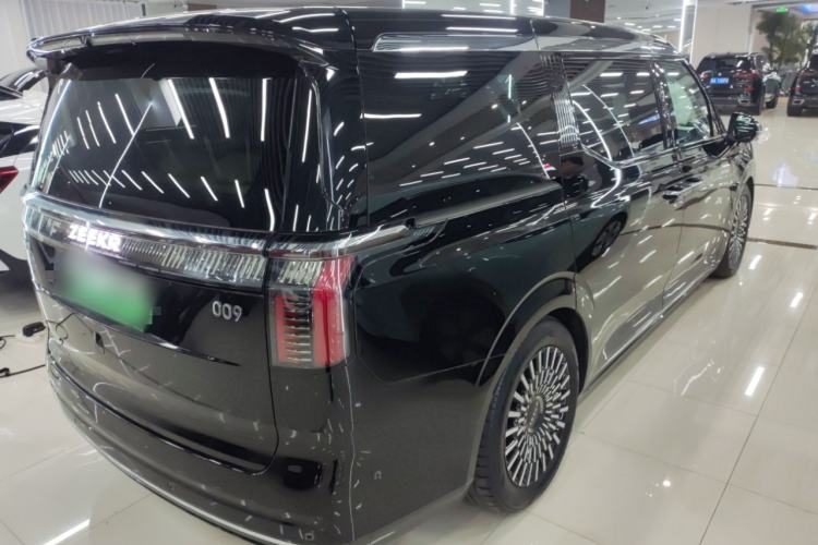 Used Zeekr 009 2024 7-Seater Aisle Version 108 kWh Rear Right 45 Deg