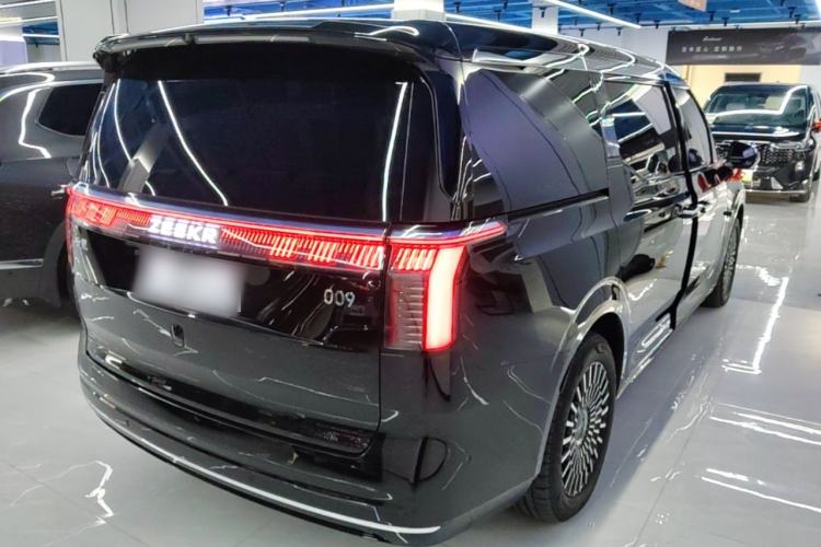 Used Zeekr 009 2024 7-Seater Aisle Version 108 kWh Rear Right 45 Deg
