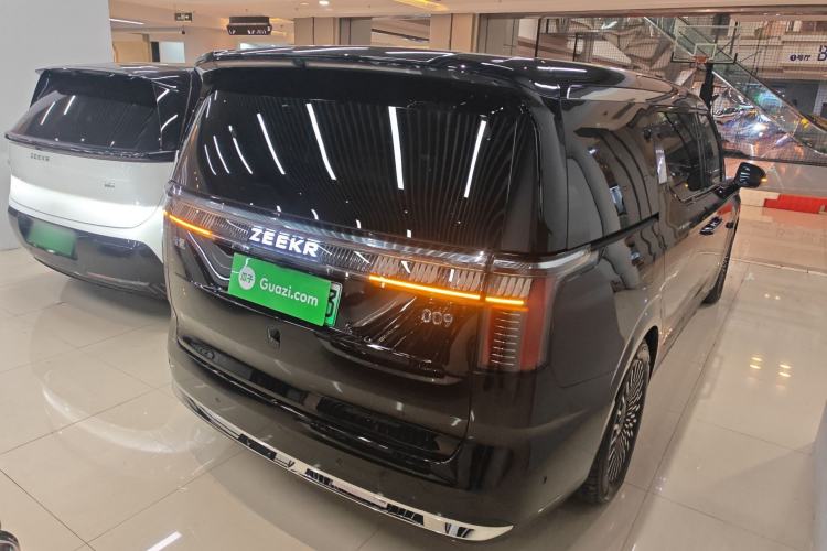 Used Zeekr 009 2024 7-Seater Walk-Through Version Four-Wheel Drive 108 kWh Rear Right 45 Deg