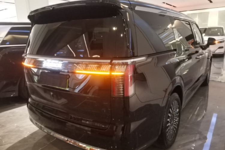 Used Zeekr 009 2024 7-Seater Walk-Through Version Four-Wheel Drive 108 kWh Rear Right 45 Deg