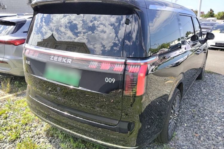 Used Zeekr 009 2024 7-Seater Walk-Through Version Four-Wheel Drive 108 kWh Rear Right 45 Deg