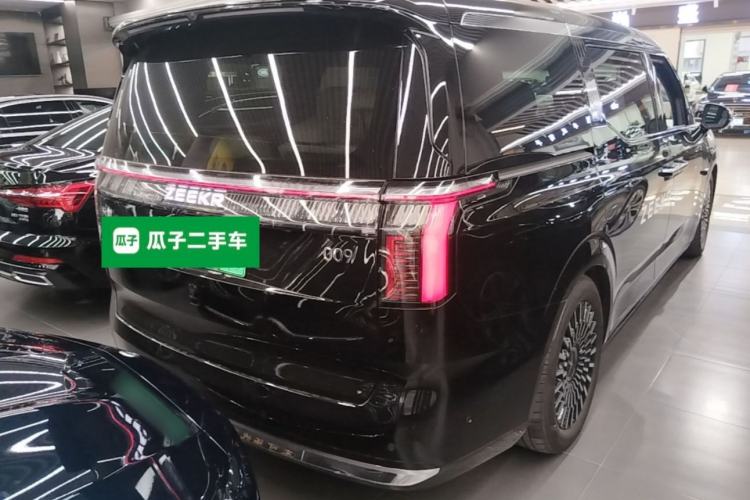 Used Zeekr 009 2024 7-Seater Aisle Version 108 kWh Rear Right 45 Deg