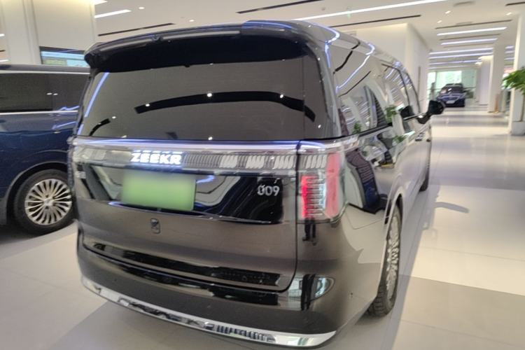 Used Zeekr 009 2024 Six-Seat Executive Version 4WD 108 kWh Rear Right 45 Deg