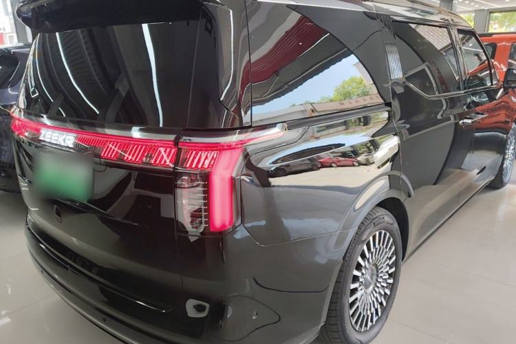 Used Zeekr 009 2024 7-Seater Walk-Through Version Four-Wheel Drive 108 kWh Rear Right 45 Deg