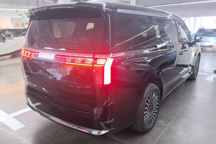 Used Zeekr 009 2024 7-Seater Walk-Through Version Four-Wheel Drive 108 kWh Rear Right 45 Deg