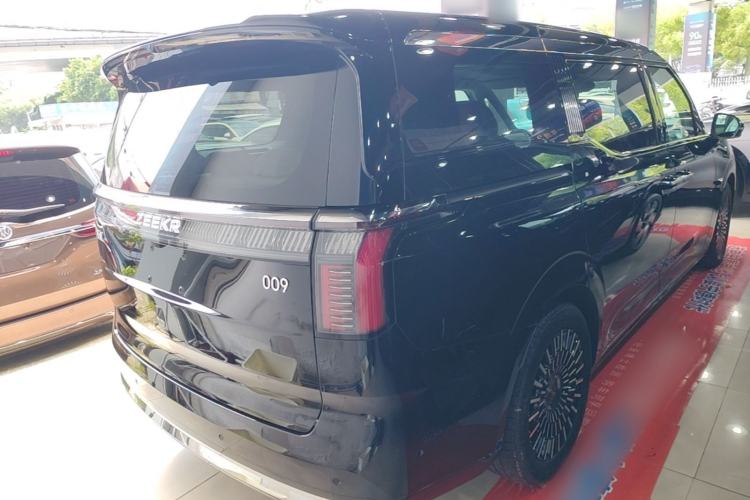 Used Zeekr 009 2024 7-Seater Walk-Through Version Four-Wheel Drive 108 kWh Rear Right 45 Deg