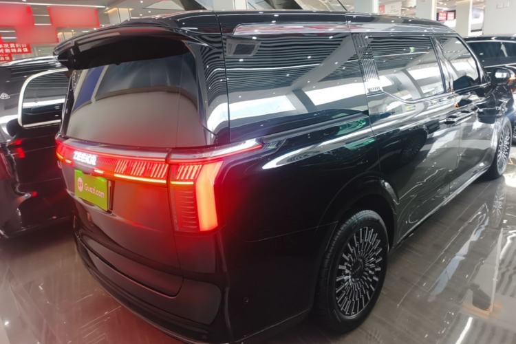 Used Zeekr 009 2024 7-Seater Aisle Version 108 kWh Rear Right 45 Deg