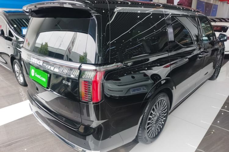 Used Zeekr 009 2024 7-Seater Walk-Through Version Four-Wheel Drive 108 kWh Rear Right 45 Deg