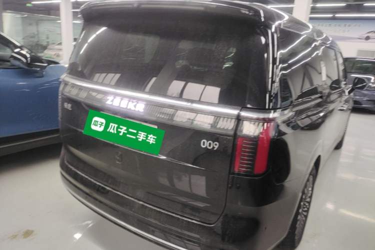 Used Zeekr 009 2024 Six-Seat Executive Version 4WD 108 kWh Rear Right 45 Deg