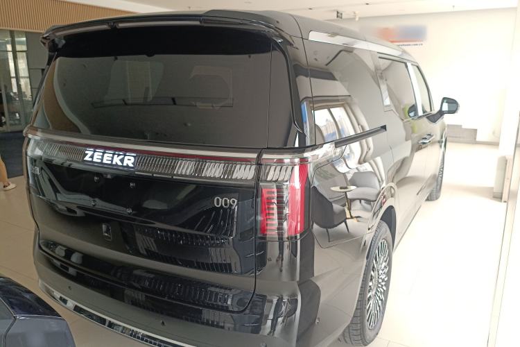 Used Zeekr 009 2024 Six-Seat Executive Version 4WD 108 kWh Rear Right 45 Deg