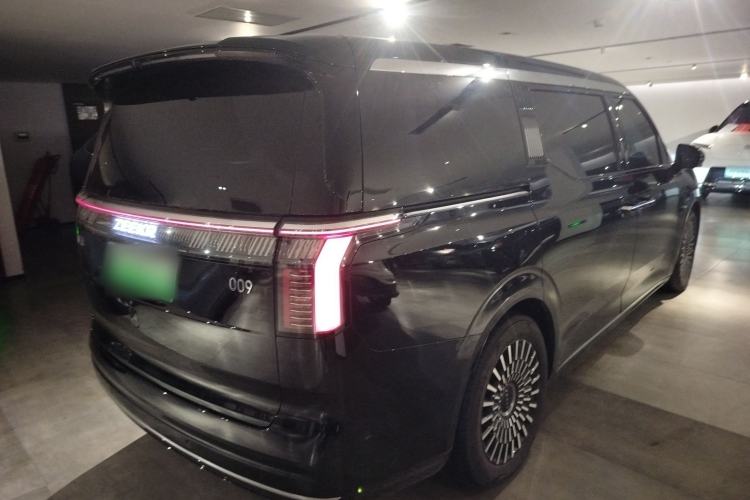 Used Zeekr 009 2024 7-Seater Aisle Version 108 kWh Rear Right 45 Deg
