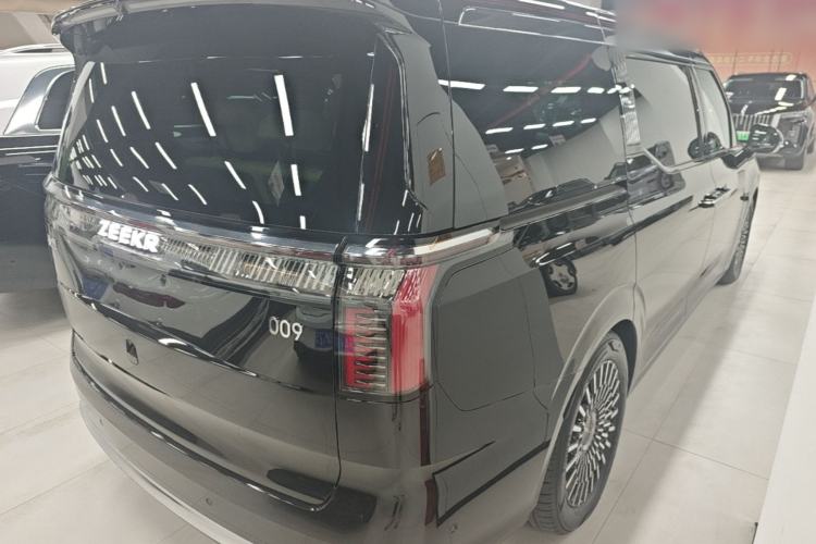 Used Zeekr 009 2024 7-Seater Walk-Through Version Four-Wheel Drive 108 kWh Rear Right 45 Deg