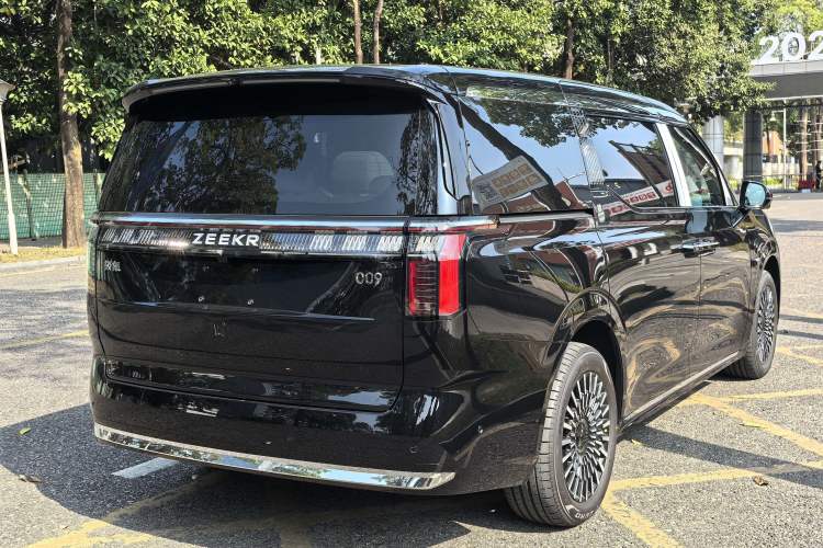 Used Zeekr 009 2024 Six-Seat Executive Version 4WD 108 kWh Rear Right 45 Deg