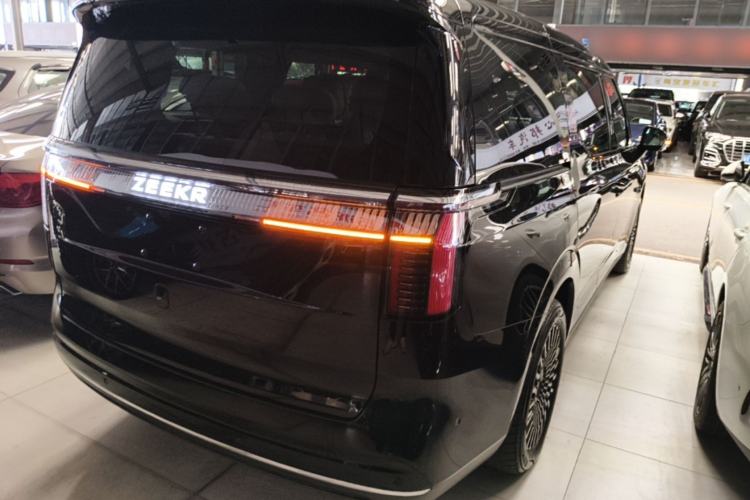 Used Zeekr 009 2024 7-Seater Walk-Through Version Four-Wheel Drive 108 kWh Rear Right 45 Deg