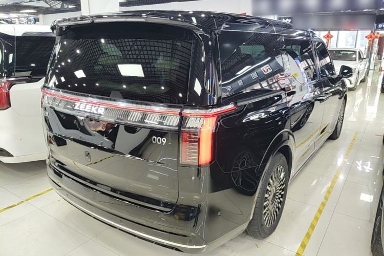 Used Zeekr 009 2024 Six-Seat Executive Version 4WD 108 kWh Rear Right 45 Deg