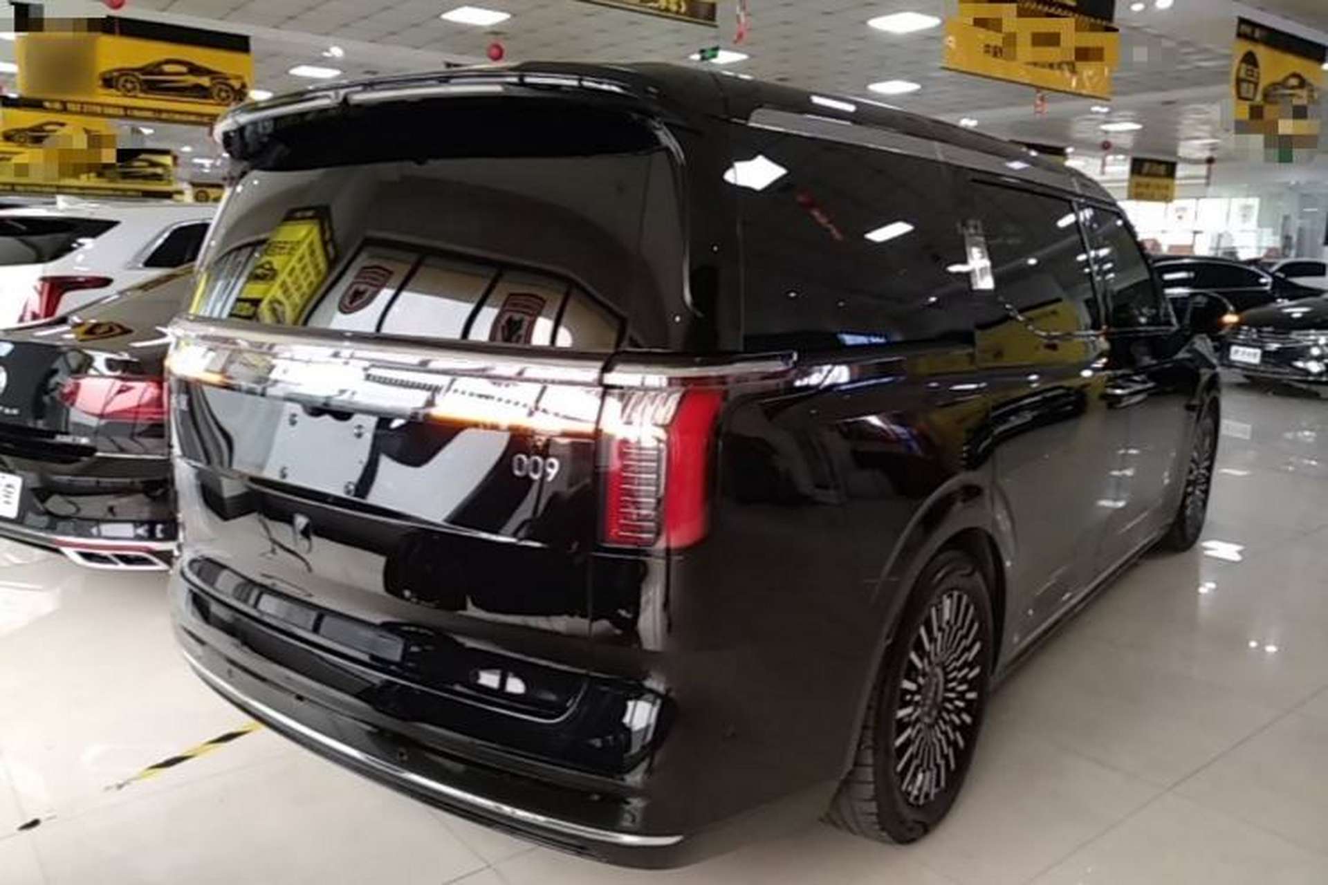 Used Zeekr 009 2024 7-Seater Aisle Version 108 kWh Rear Right 45 Deg