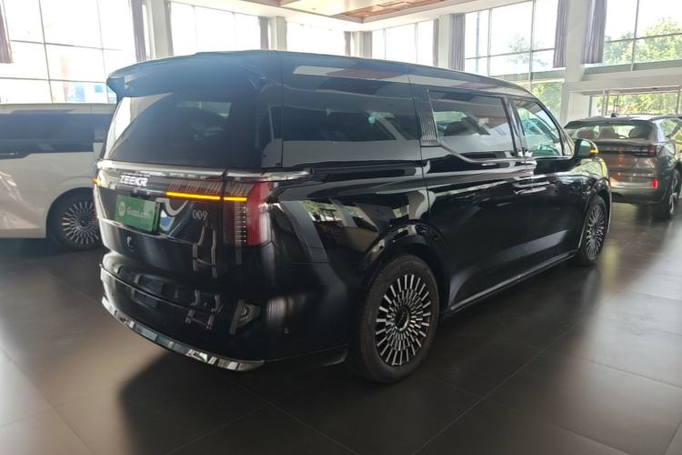 Used Zeekr 009 2024 Six-Seat Executive Version 4WD 108 kWh Rear Right 45 Deg