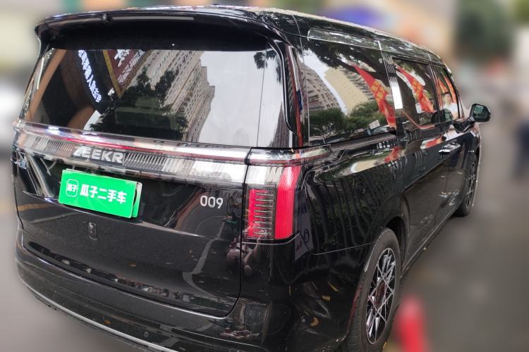 Used Zeekr 009 2024 7-Seater Aisle Version 108 kWh Rear Right 45 Deg