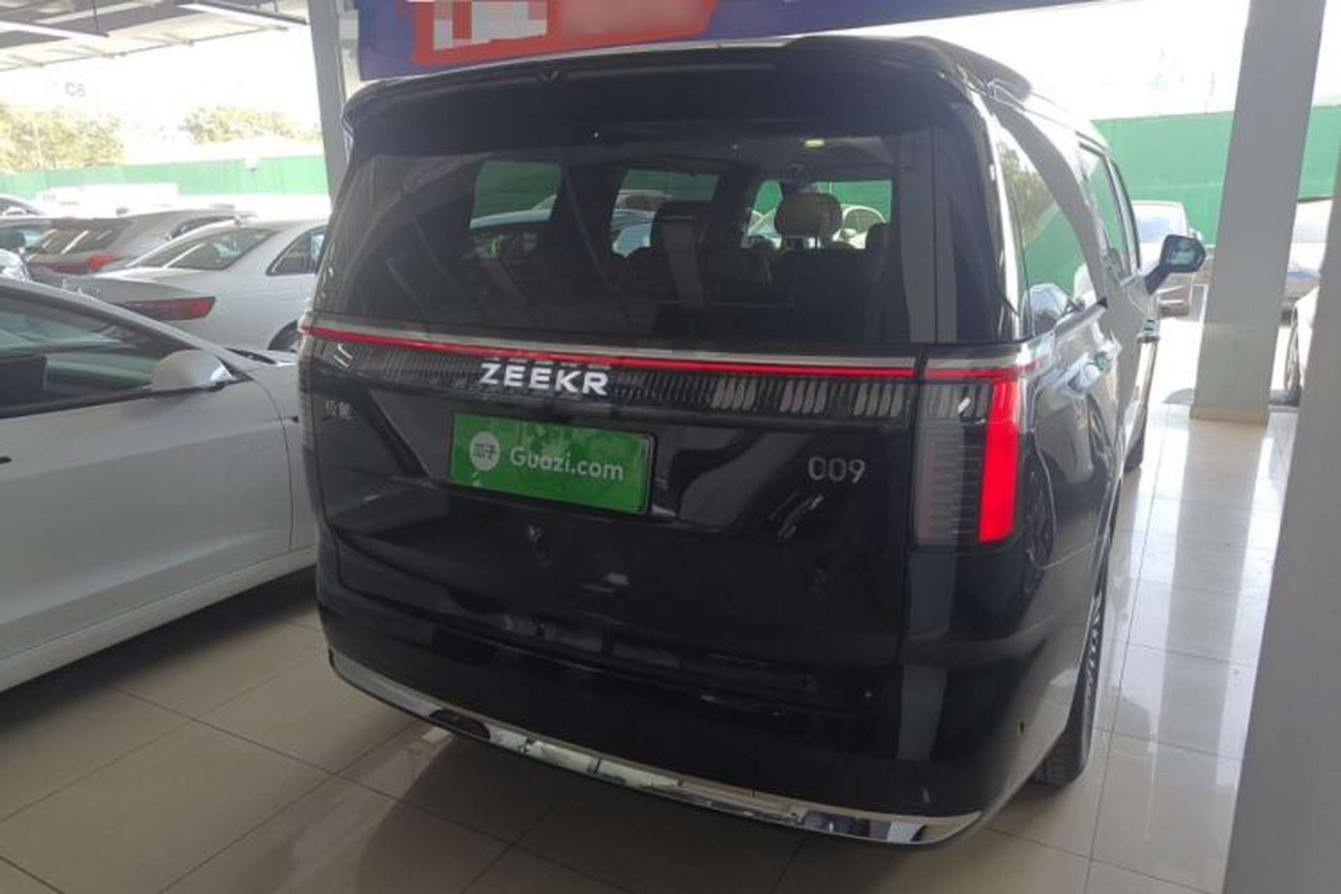 Used Zeekr 009 2024 7-Seater Aisle Version 108 kWh Rear Right 45 Deg