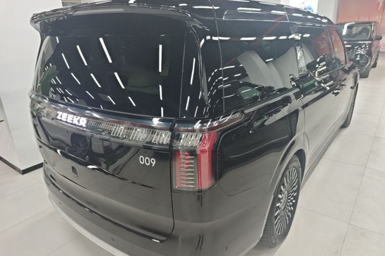 Used Zeekr 009 2024 7-Seater Walk-Through Version Four-Wheel Drive 108 kWh Rear Right 45 Deg
