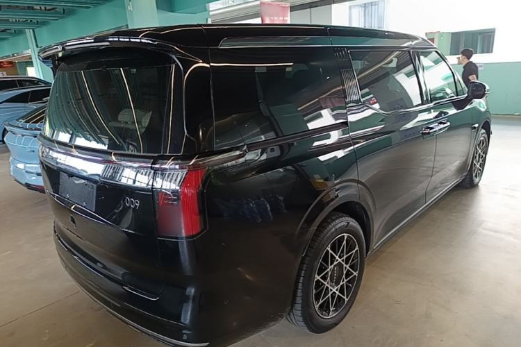 Used Zeekr 009 2024 7-Seater Aisle Version 108 kWh Rear Right 45 Deg