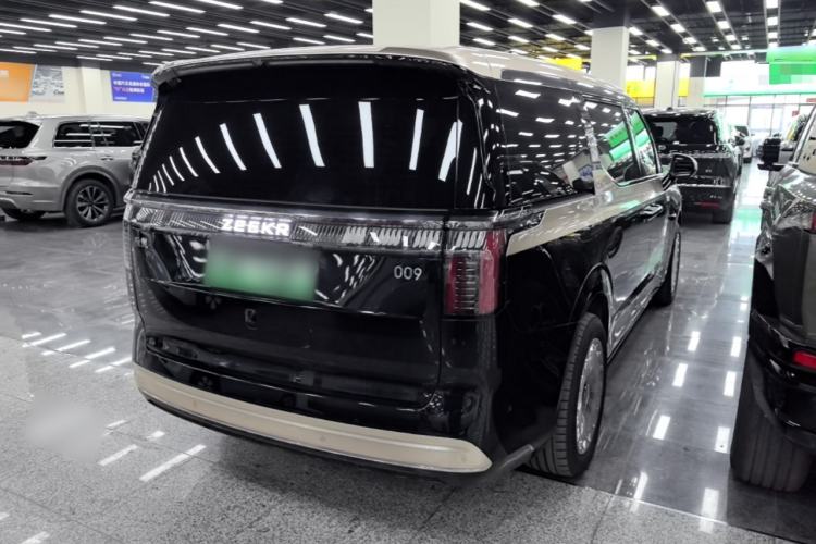 Used Zeekr 009 2024 7-Seater Walk-Through Version Four-Wheel Drive 108 kWh Rear Right 45 Deg