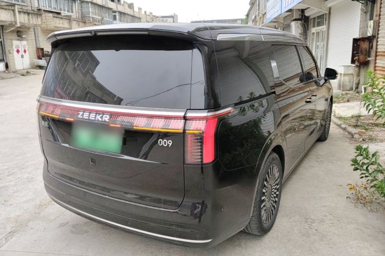 Used Zeekr 009 2024 7-Seater Aisle Version 108 kWh Rear Right 45 Deg